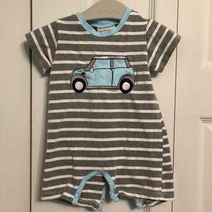 Boutique. Excellent condition. Pet/smoke free home